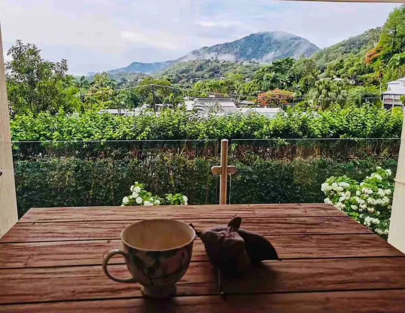 Cairns 4 bedroom home with stunning mountain view - Image 1