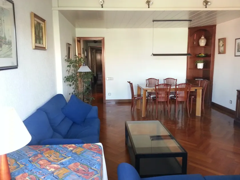Appartamento soleggiato con posto auto - Image 1