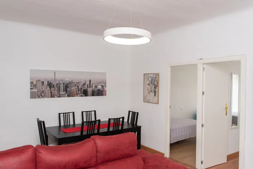 Alexa Apartment, 800 meters from the Cathedral, WiFi, Smart TV - Image 1