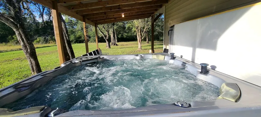 Stewart House with Hot Tub and 3 bedroom - Image 1