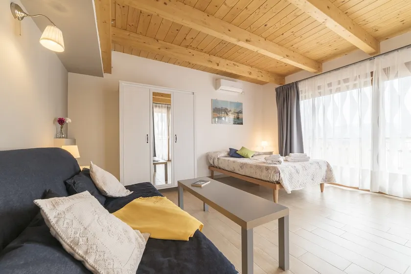Peperino Attic Flat - Image 1
