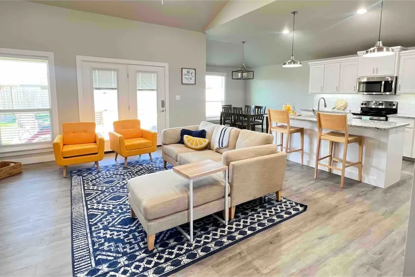 The Chilton House Fresh, Open Living Close to TTU - Image 1