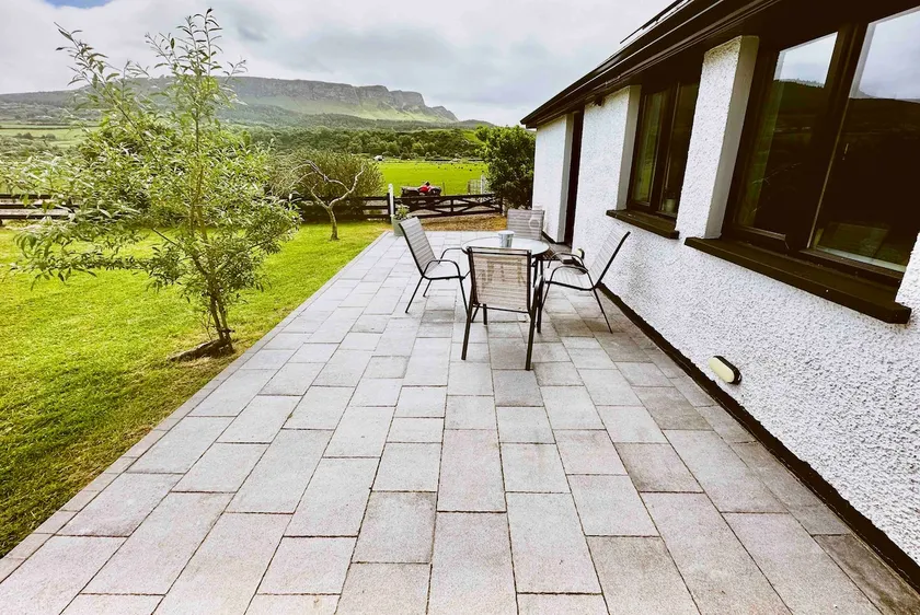 Modern Barn conversion with spectacular views - Image 1
