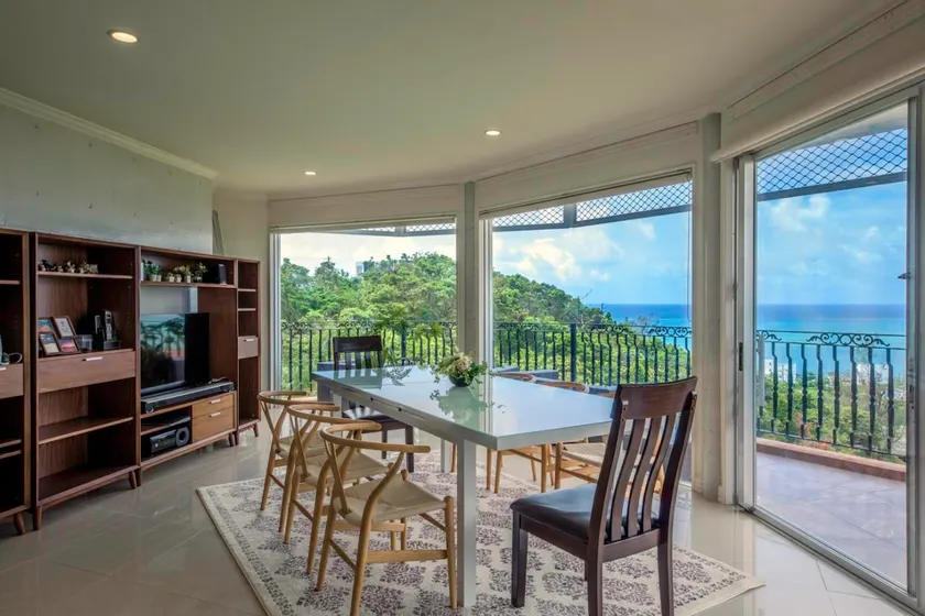 A Ocean View, High Ground, Large Yard, 5 Bedrooms, 4 Bathrooms, Pool, Free BBQ - Image 1