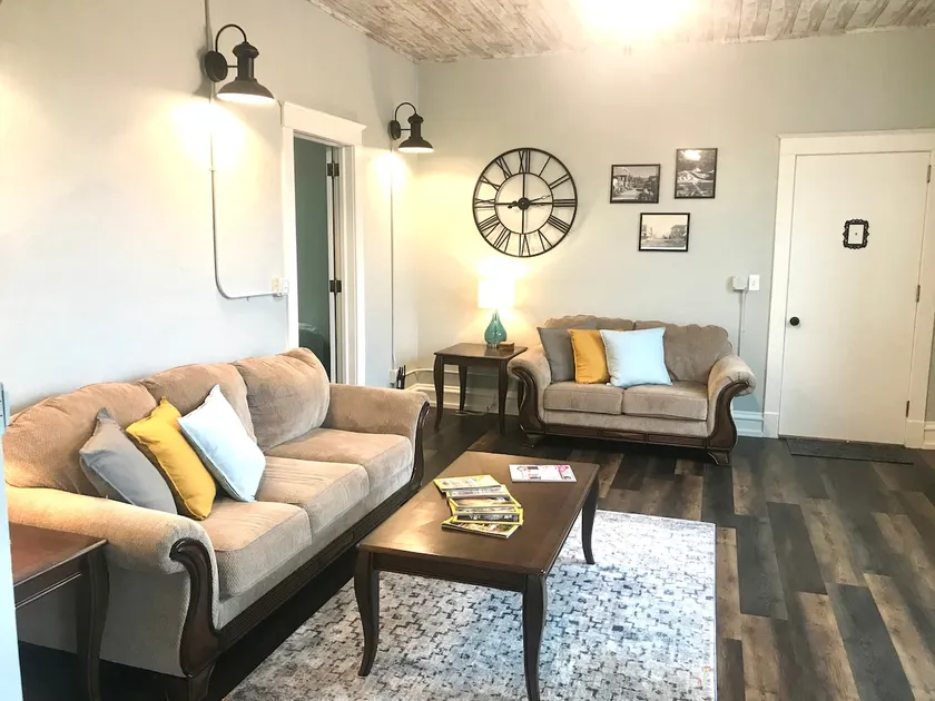 Historic Downtown Mosinee Apartment - Image 1