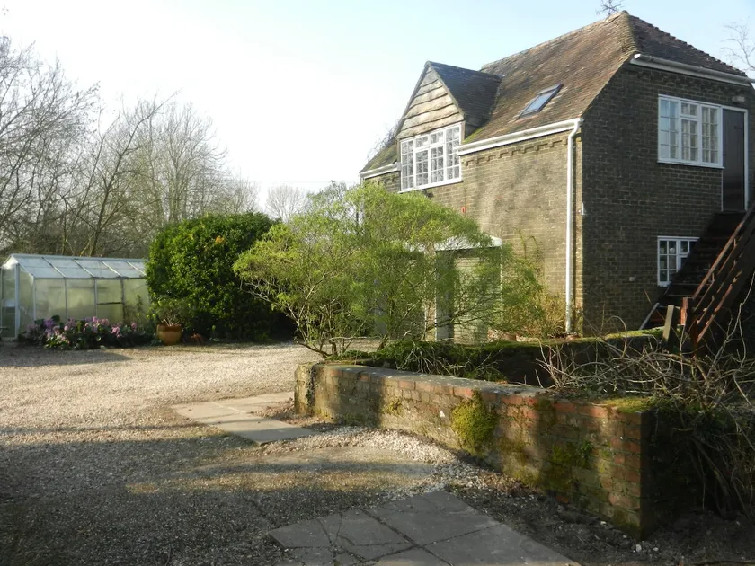 Spacious Riverside Annexe & garden - Image 1