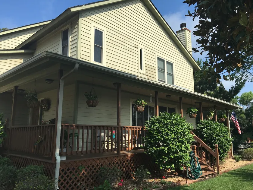 Quiet family location and close to BEACH! - Image 1