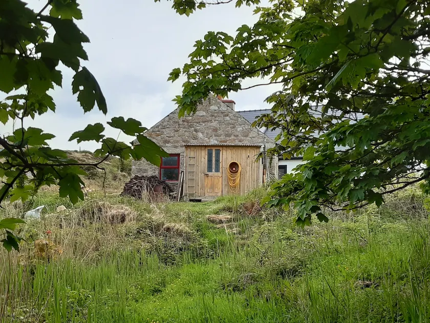 Lag Dubh Auld house on Cruit Island - Image 1
