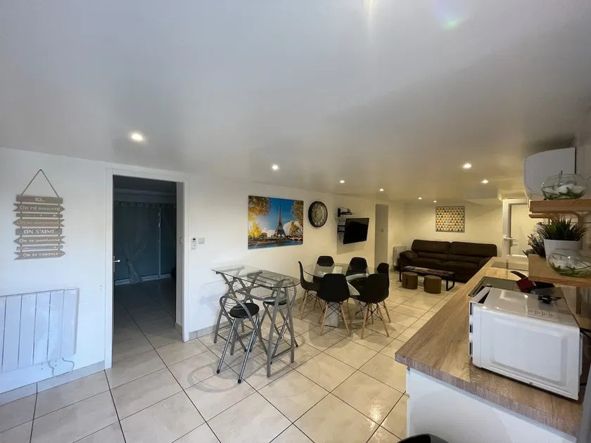 3-Bedroom Ground-Floor Apartment Near Eurexpo, Saint-Priest - Image 1
