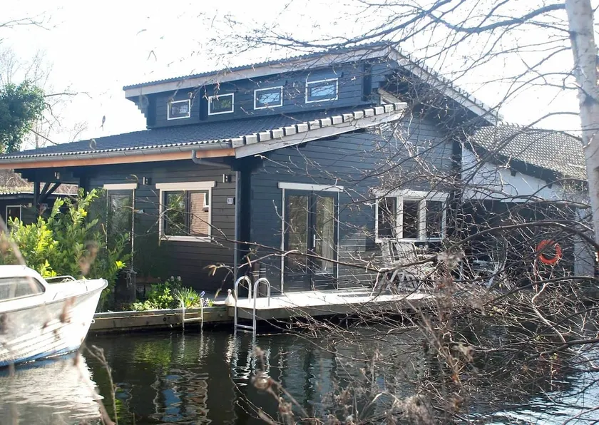 Waterside cottage, 20 min to Amsterdam - Image 1