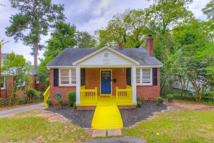 Yellow Brick Road Cottage - Minutes from Downtown - Image 1