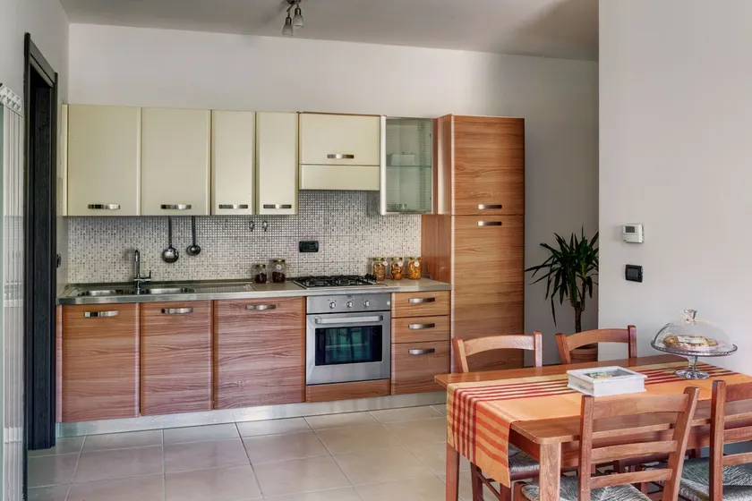Standard three-room apartment - Image 1