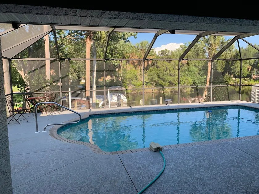 Crystal River home - Image 1