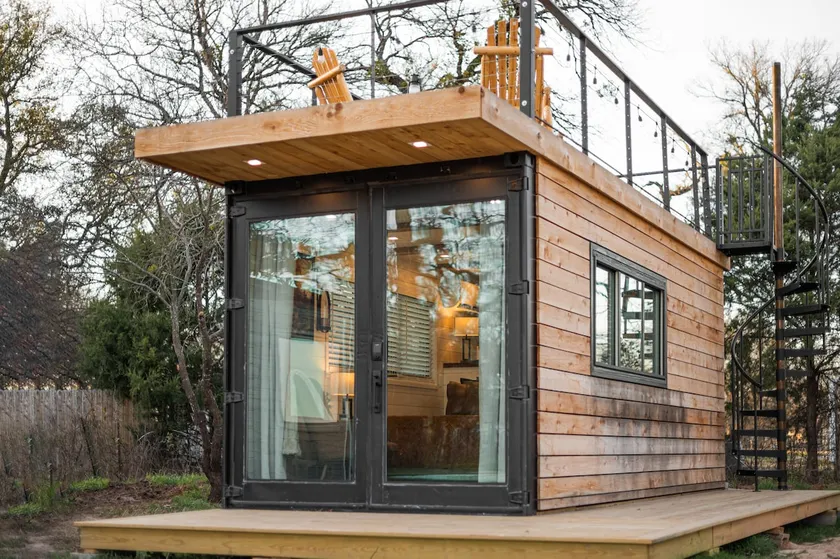 Deer Creek Tiny Container Home-12 Min to Magnolia - Image 1