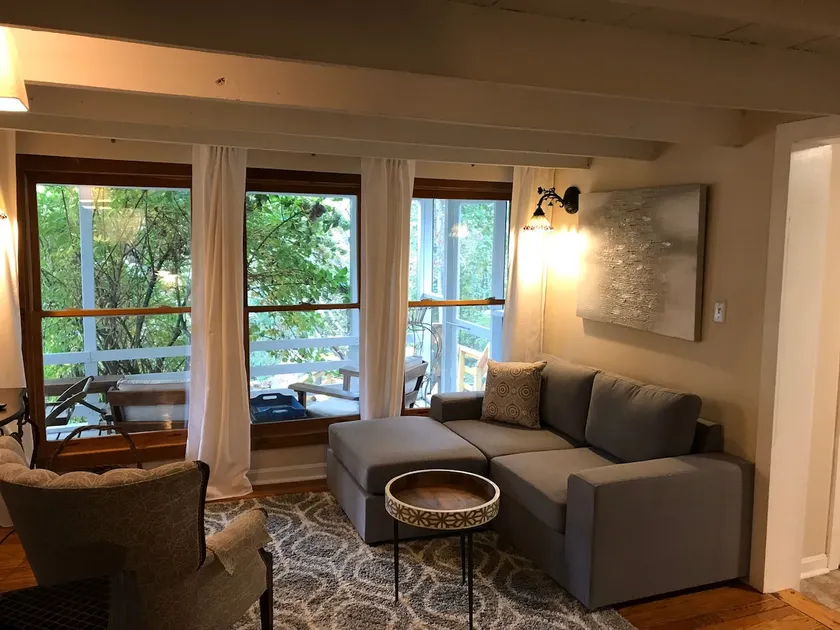 Sunrise Cabin - Image 1