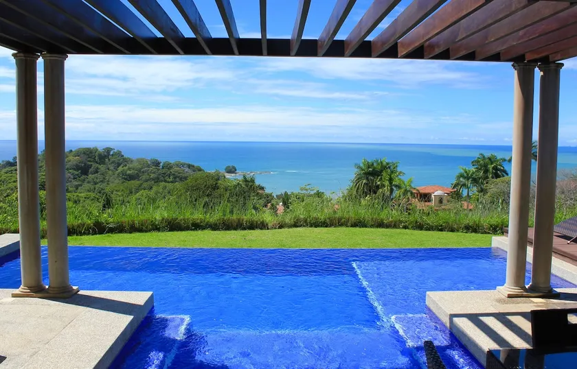 Luxury home, lovely ocean views, pool, min to Domi - Image 1