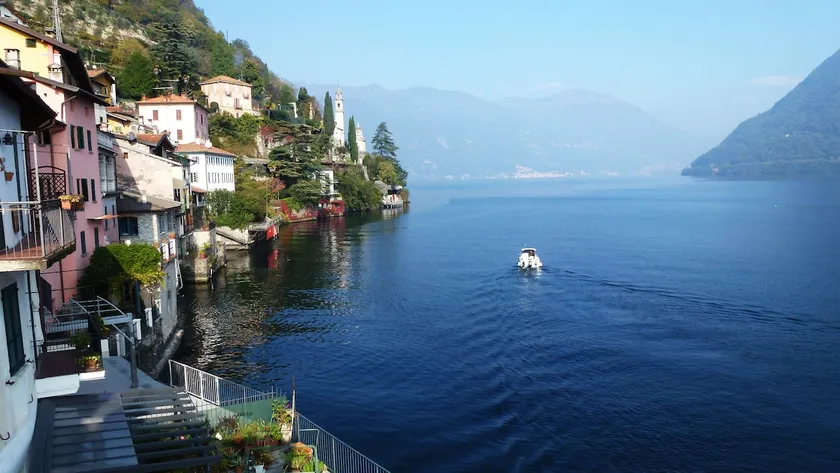 Lovely waterfront apartment - Image 1