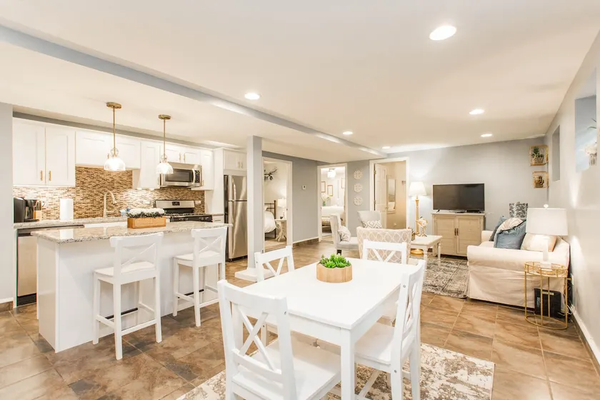 BERNARD CHATEAU – LOGAN SQUARE - Image 1