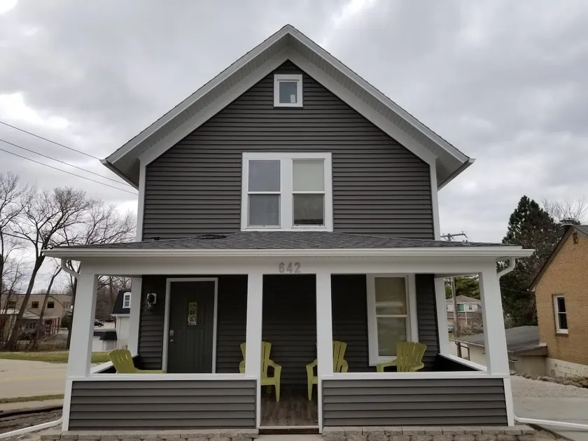 Black Squirrel Farmhouse - (Downtown Oconomowoc) - Image 1