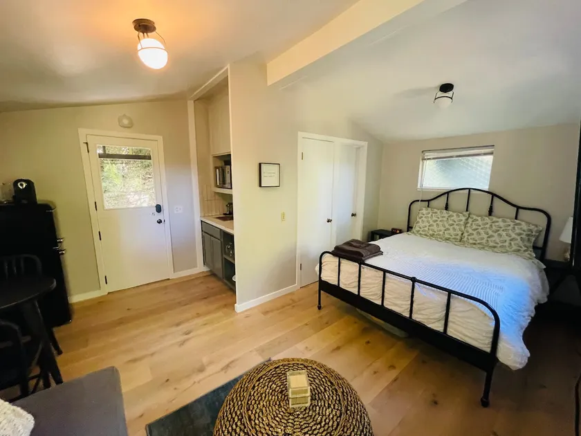 Cozy Cottage in Mill Valley - Image 1
