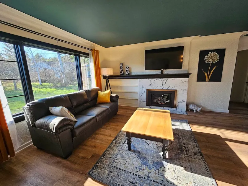Harbour View Getaway - Image 1
