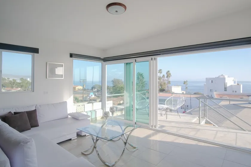 Loft with an ocean view in Playa San Miguel - Image 1