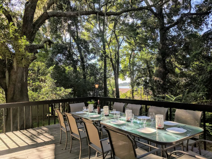 Large Mid-Century Home w/Bay View & Ancient Trees - Image 1