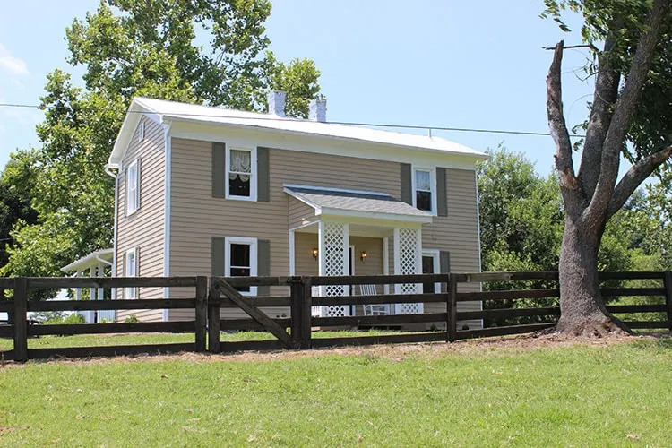 Historic River House-Riverfront! - Image 1