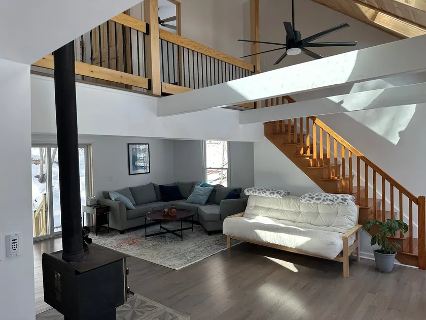Cozy 3 bedroom house completely remodeled - Image 1