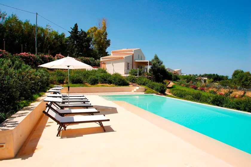 Selinunte House with a pool - Image 1