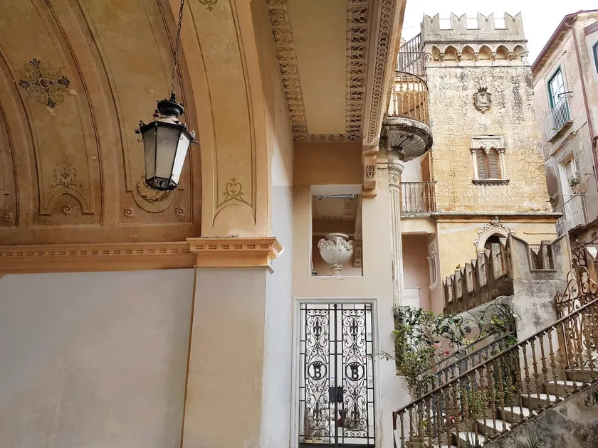 Celine: center, 5 min walk to beach, 10 min to train station - Image 1