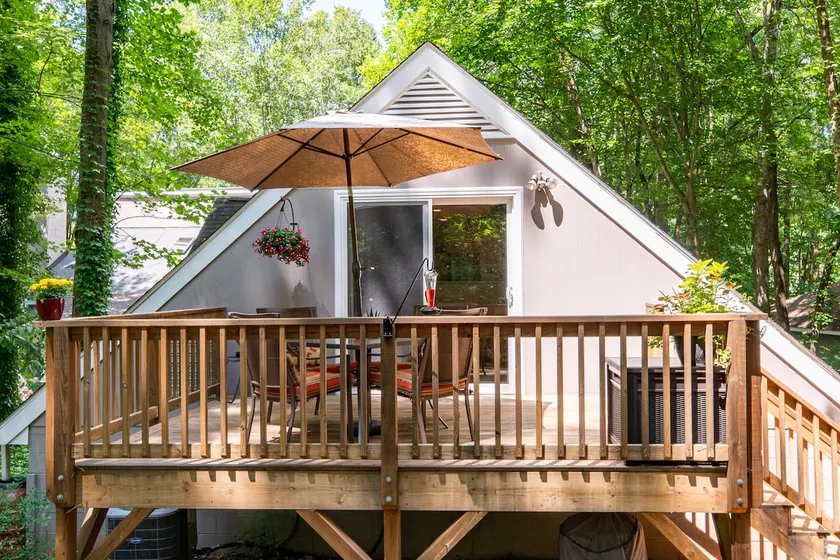 Private guesthouse near airport, RTP & Brier Creek - Image 1