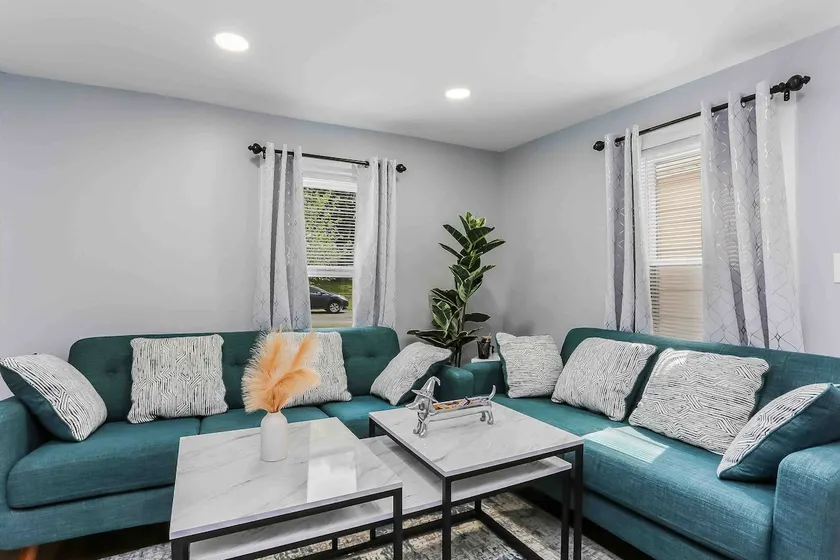 Two Bedroom Apartment on Forestville Bristol - Image 1