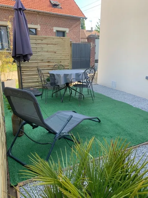 Country House - Quiet & Large Private Parking - Image 1