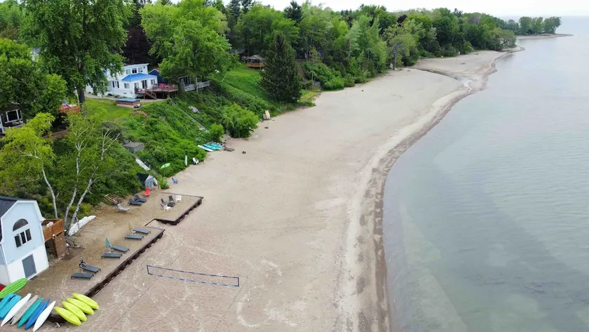 House # 1-Beautiful Beach House with private beach - Image 1