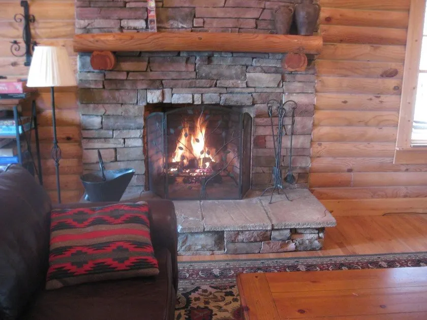 Alpine Log Cabin - Image 1