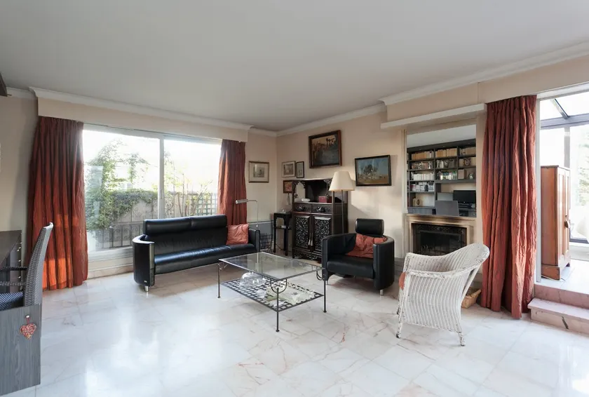 Rooftop 120 m2, 4 bedrooms, veranda & terrace - Image 1