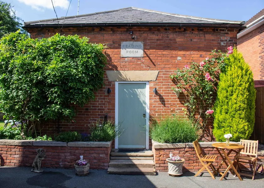 Stylish self contained home close to Alton Towers - Image 1