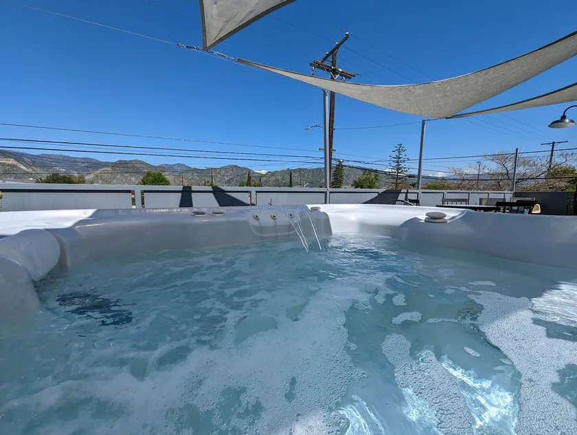 Chic Guesthouse w/ Sleeping Loft + Rooftop Hot Tub - Image 1