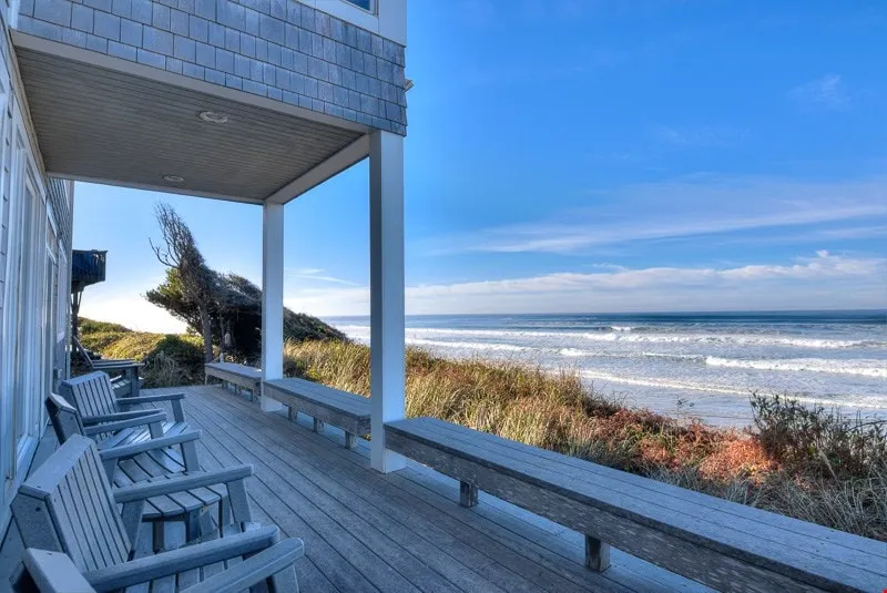 Vanishing Sands, Sleeps 4, Pet Friendly, Hot Tub, Oceanfront, Beach Access, WiFi, BBQ - Image 1