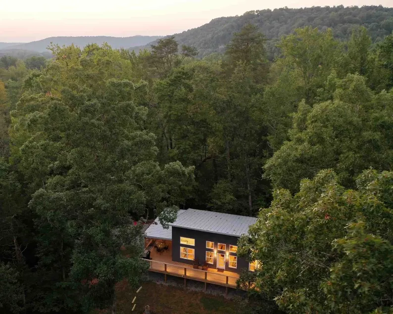 Big Bottom Bungalow: Park Views, Secluded, Hot Tub - Image 1