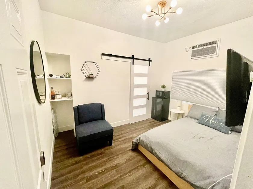 Cozy Tower Hideaway | Private Entrance 16 - Image 1