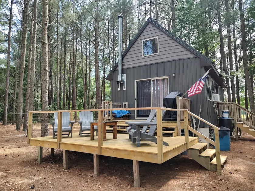 Awesome private off grid cabin with creek view. - Image 1