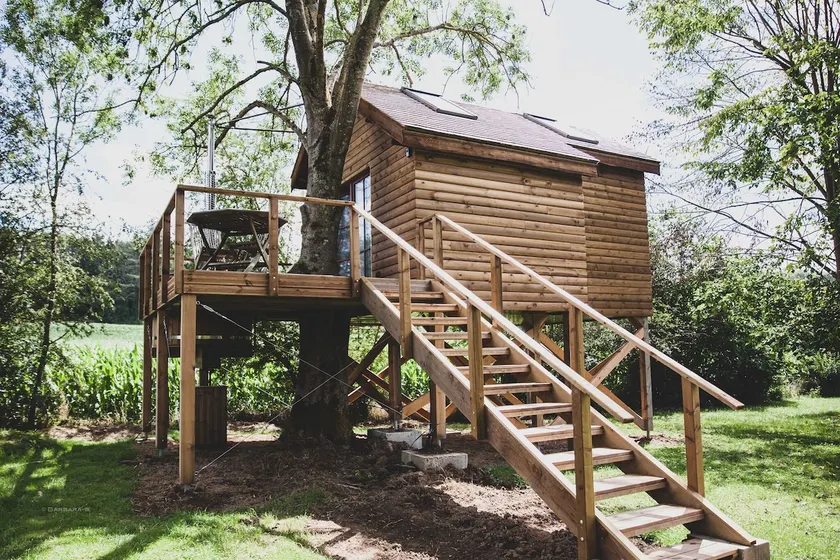Romantic Woodland Chalet - Image 1