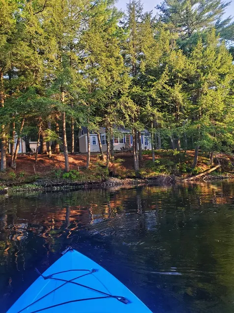 RiverPine Retreat - Clean & Bright Waterfront Home - Image 1