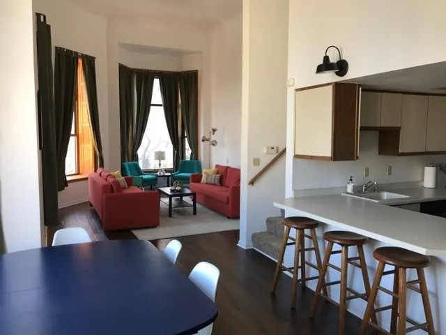 Condo for 10 next to Landmark Live/Fiserv Forum - Image 1