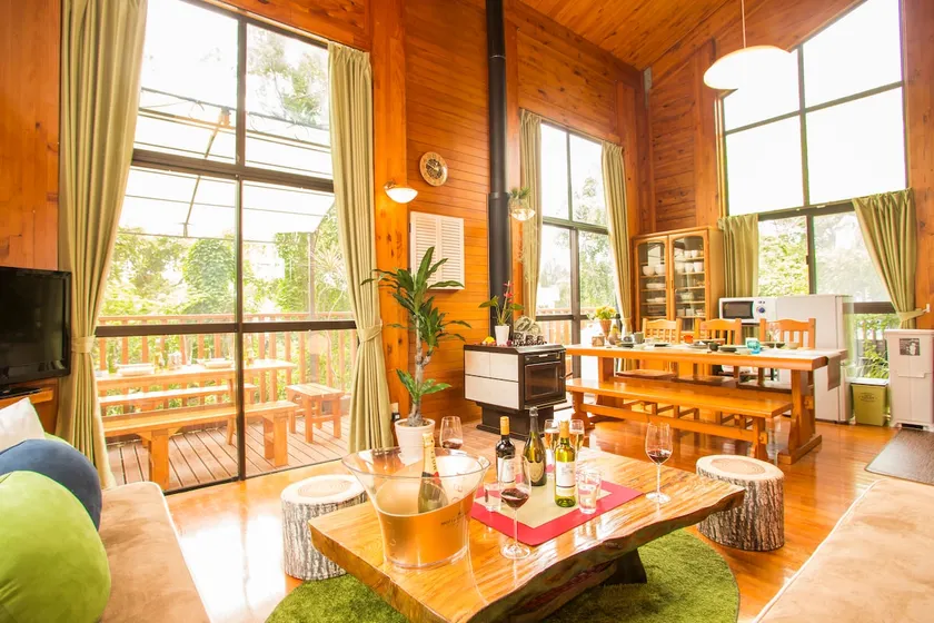 [BBQ allowed!] Log house in the middle of nature in Onna Village! BBQ on the wooden deck next to nature - Image 1