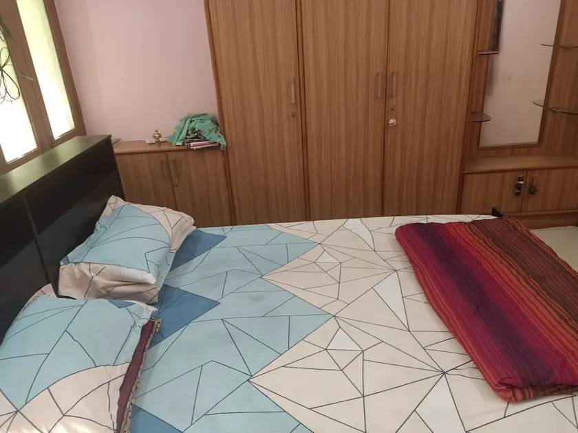 1 Bhk house at 1st floor with ac - Image 1