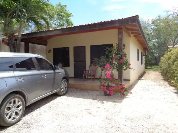 Coco Beach House - Image 1