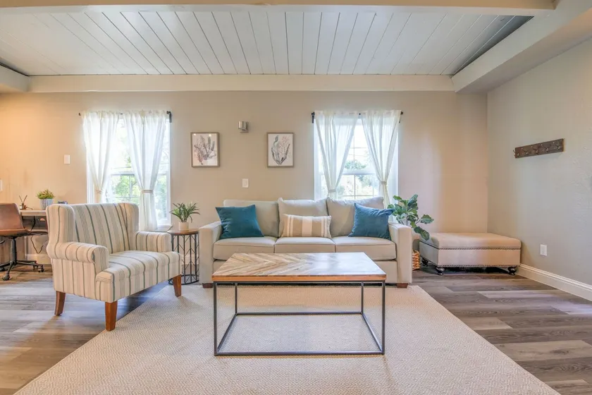 🌟Open Concept 1 Bedroom Apartment - Image 1